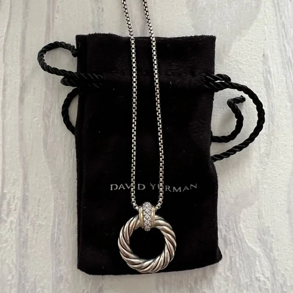 David Yurman Cable Two Tone Circle Necklace with Diamonds- New Condition! - Picture 2 of 9